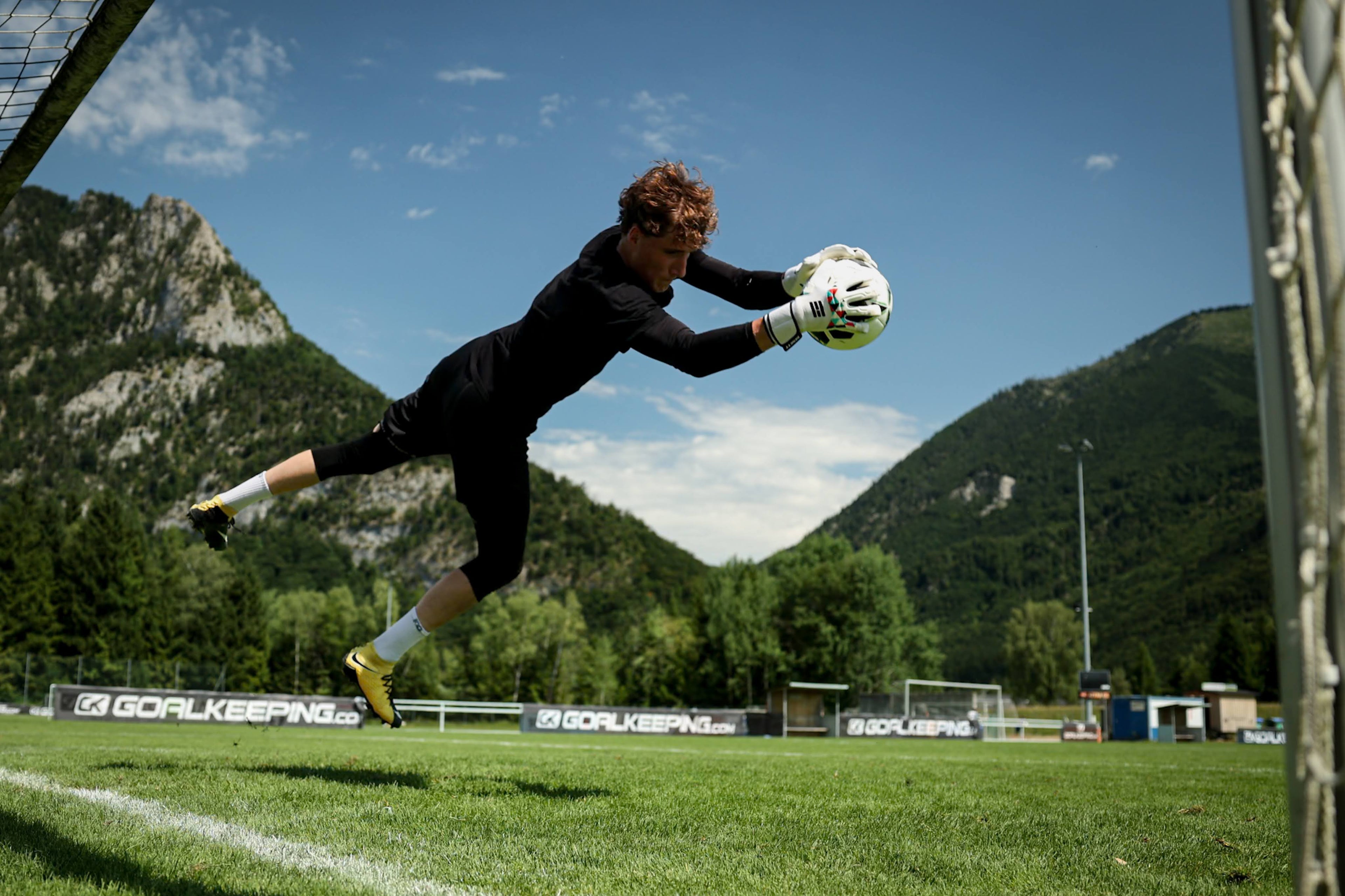 BENETT Level X PRO Academy